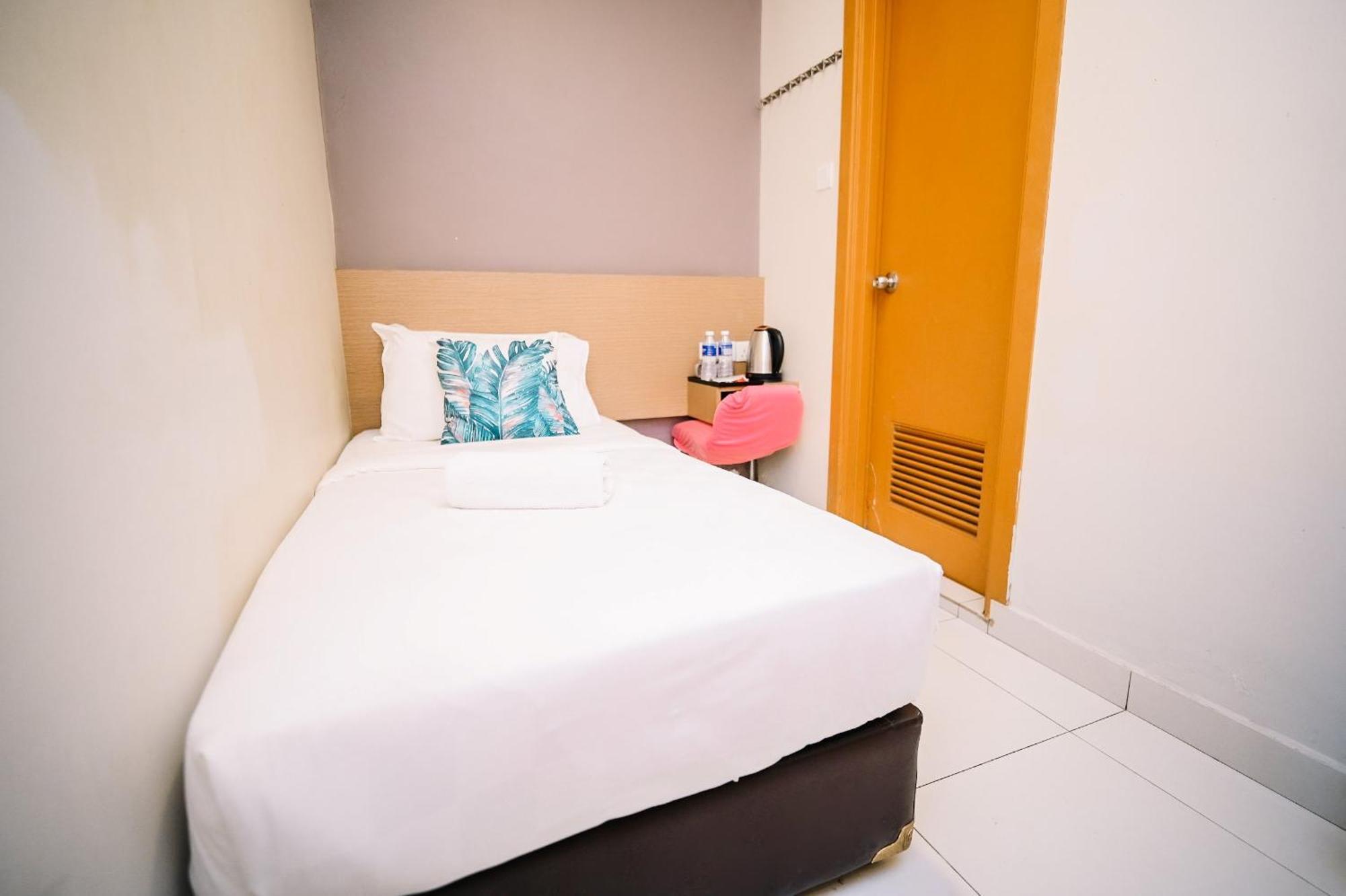Swing & Pillows - Pj21 Petaling Jaya Extérieur photo